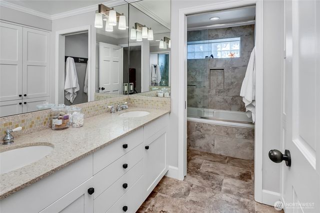 16 Meadow Lane, Mercer Island, WA 98040