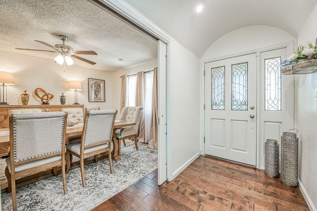 8099 E Nees, Clovis, CA 93619