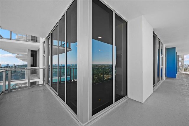 220 Lake Shore Drive 2223, Lake Park, FL 33403