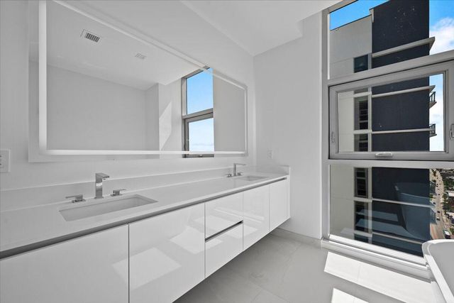 220 Lake Shore Drive 2223, Lake Park, FL 33403