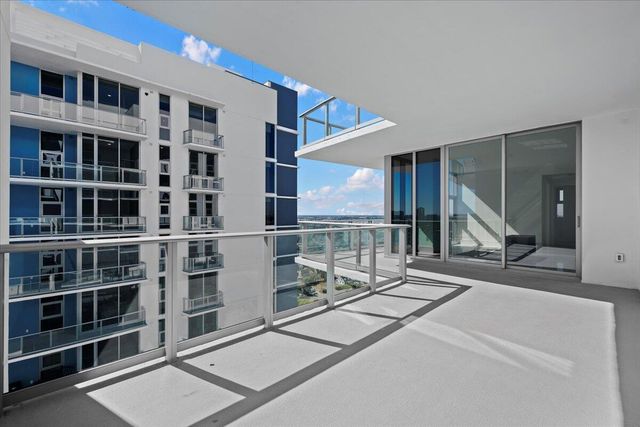 220 Lake Shore Drive 2223, Lake Park, FL 33403