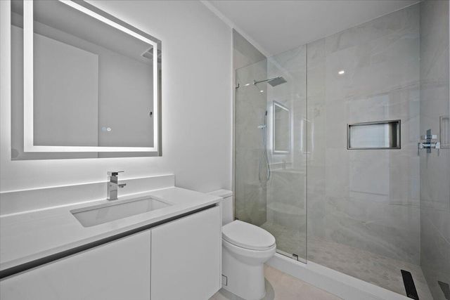 220 Lake Shore Drive 2223, Lake Park, FL 33403