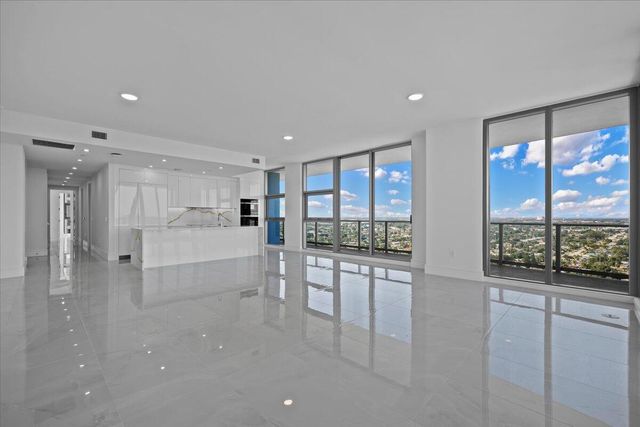 220 Lake Shore Drive 2223, Lake Park, FL 33403