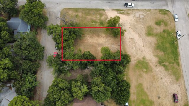1305 Waterman Street, Fort Worth, TX 76102