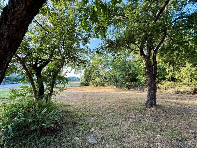 1305 Waterman Street, Fort Worth, TX 76102