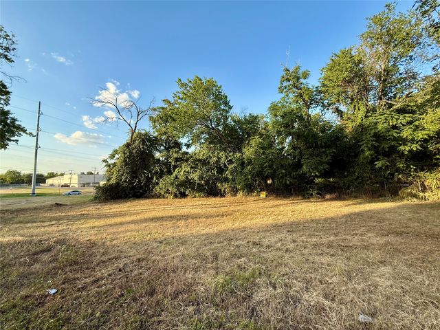 1305 Waterman Street, Fort Worth, TX 76102