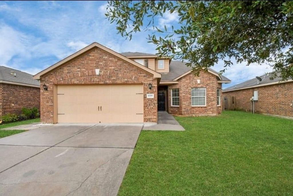 6715 Plum Springs Lane, Richmond, TX 77469