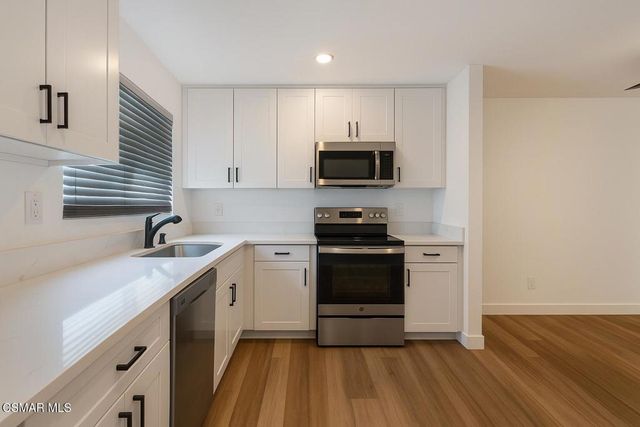 399 Erbes Road 2, Thousand Oaks, CA 91362