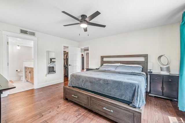 1922 Virginia Ln, Floresville, TX 78114
