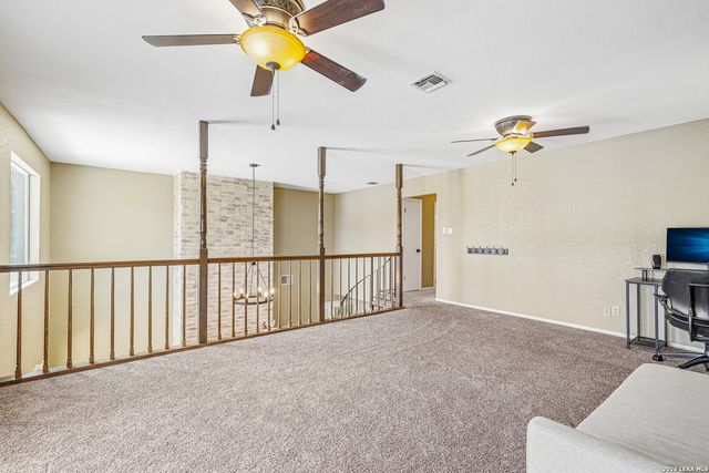 1922 Virginia Ln, Floresville, TX 78114