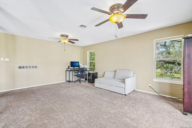 1922 Virginia Ln, Floresville, TX 78114