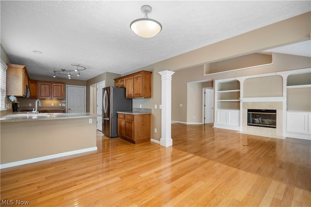 407 Clearbrook Drive, Avon Lake, OH 44012
