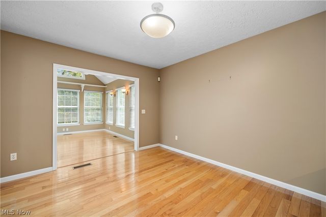407 Clearbrook Drive, Avon Lake, OH 44012