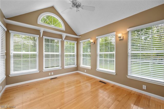 407 Clearbrook Drive, Avon Lake, OH 44012