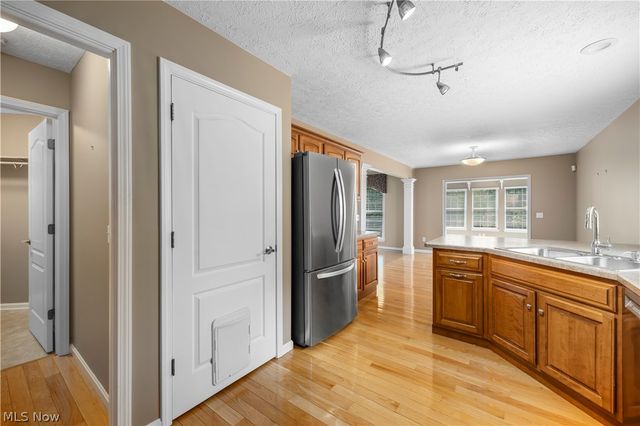 407 Clearbrook Drive, Avon Lake, OH 44012