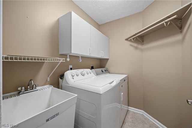 407 Clearbrook Drive, Avon Lake, OH 44012