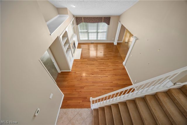 407 Clearbrook Drive, Avon Lake, OH 44012