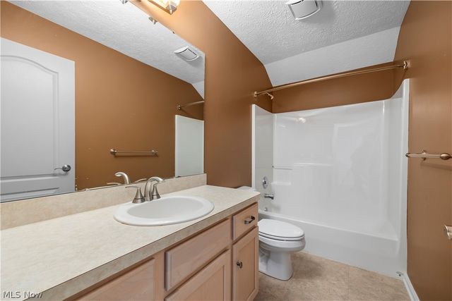 407 Clearbrook Drive, Avon Lake, OH 44012