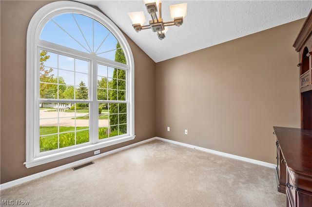 407 Clearbrook Drive, Avon Lake, OH 44012