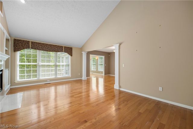 407 Clearbrook Drive, Avon Lake, OH 44012