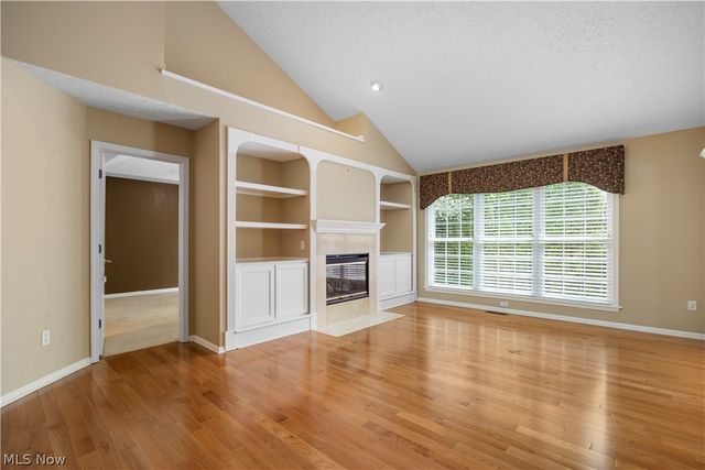 407 Clearbrook Drive, Avon Lake, OH 44012
