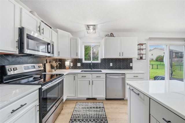 600 SE Ashton Court, Waukee, IA 50263