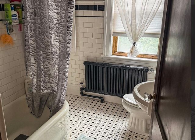 22 Bluff Ave, Fitchburg, MA 01420