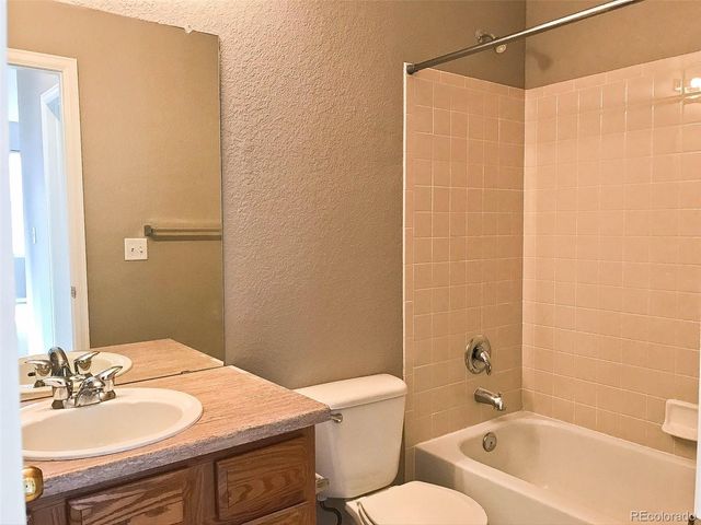 6753 S Winnipeg Circle 101, Aurora, CO 80016