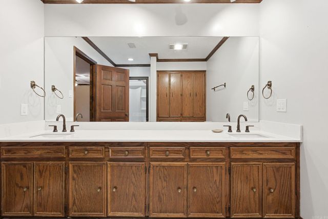 514 Cambridge Place Drive, Little Rock, AR 72227