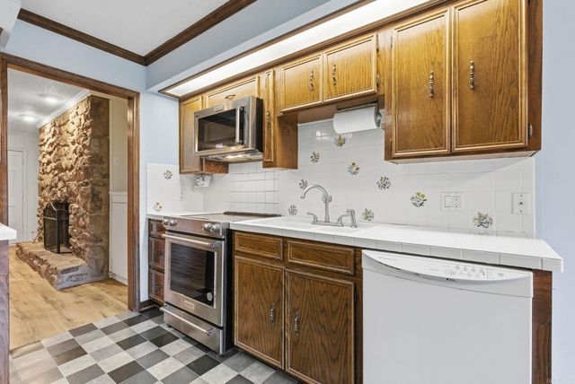 514 Cambridge Place Drive, Little Rock, AR 72227