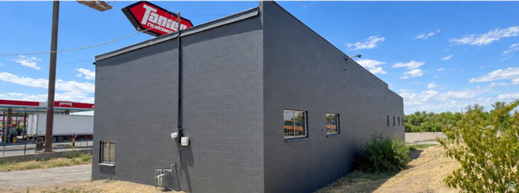 1883 N MAIN ST, Sunset, UT 84015 — photo 3