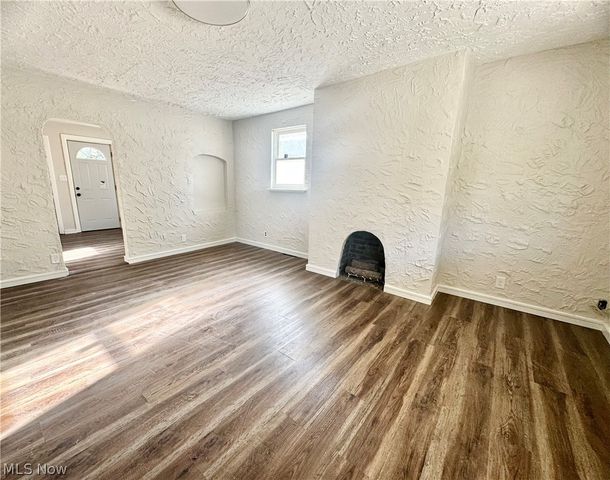 2044 E 29th Street, Lorain, OH 44055