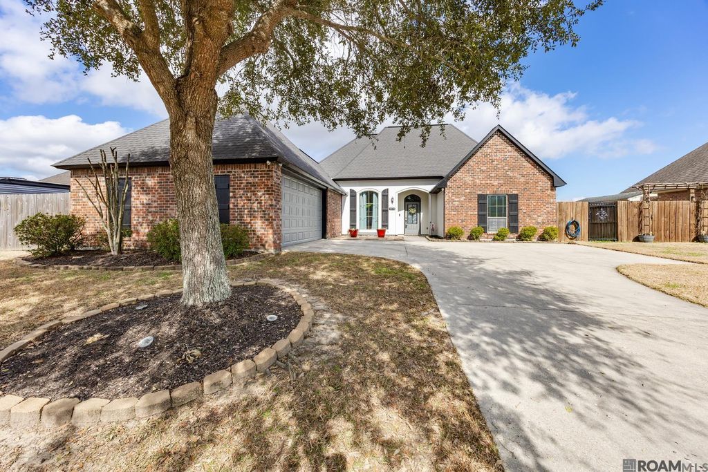 4626 Monte Vista Dr, Addis, LA 70710