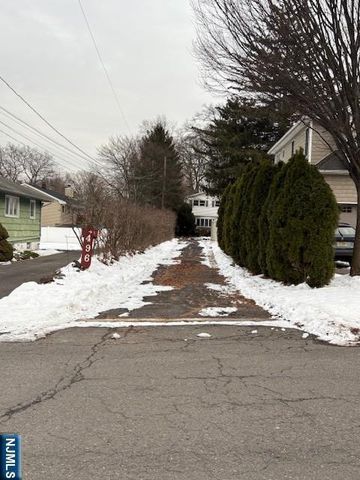 496 Cedar Lane, Paramus, NJ 07652