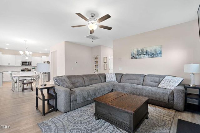 8 Sanford Lane, Dunn, NC 28334