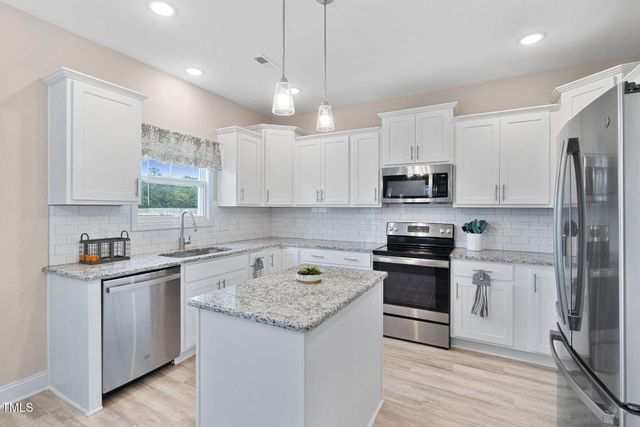 8 Sanford Lane, Dunn, NC 28334