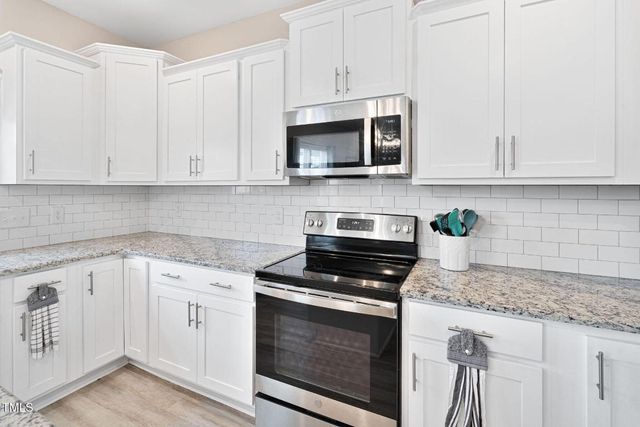 8 Sanford Lane, Dunn, NC 28334