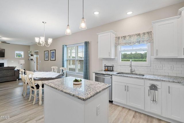 8 Sanford Lane, Dunn, NC 28334