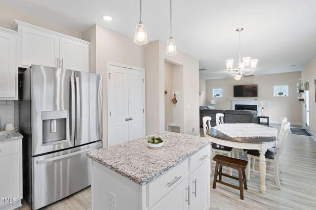 8 Sanford Lane, Dunn, NC 28334