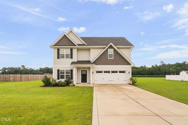 8 Sanford Lane, Dunn, NC 28334