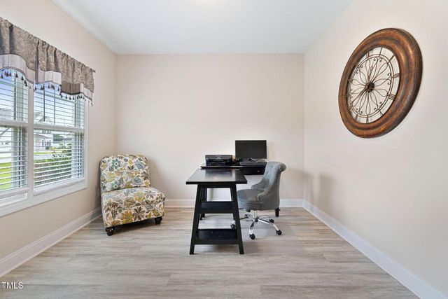 8 Sanford Lane, Dunn, NC 28334