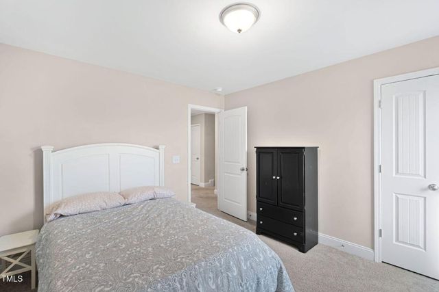 8 Sanford Lane, Dunn, NC 28334