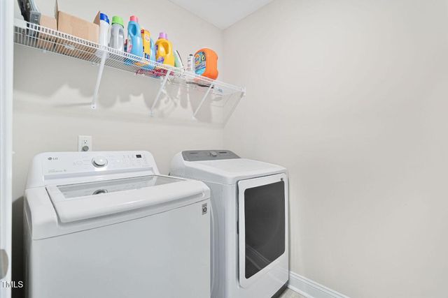 8 Sanford Lane, Dunn, NC 28334