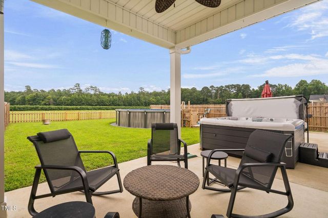 8 Sanford Lane, Dunn, NC 28334