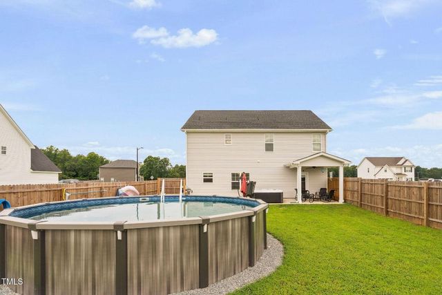 8 Sanford Lane, Dunn, NC 28334