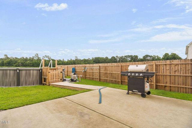 8 Sanford Lane, Dunn, NC 28334