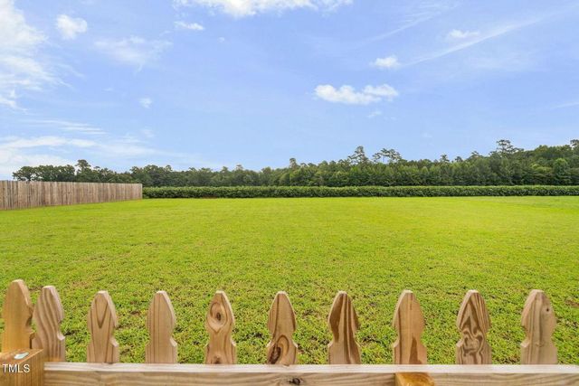 8 Sanford Lane, Dunn, NC 28334