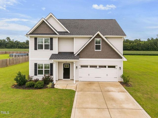 8 Sanford Lane, Dunn, NC 28334