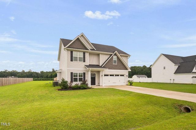 8 Sanford Lane, Dunn, NC 28334