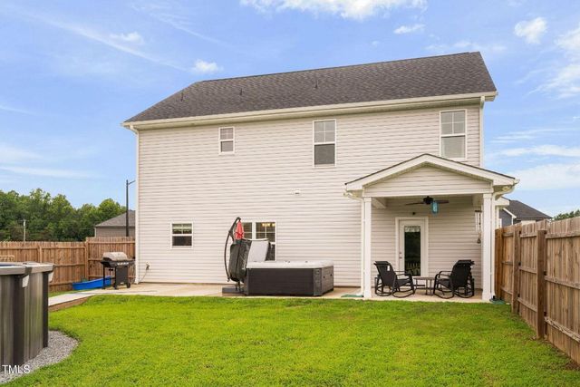 8 Sanford Lane, Dunn, NC 28334